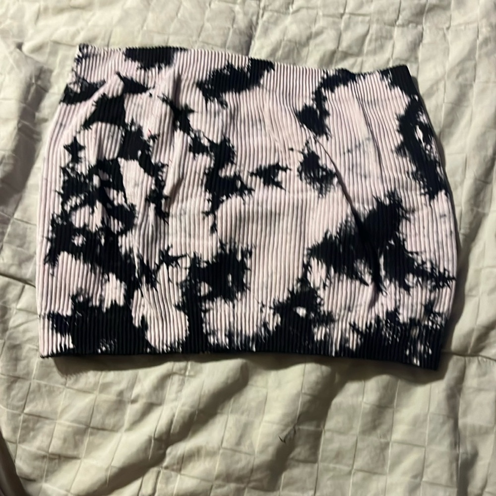 Black and white tie-dye tube top